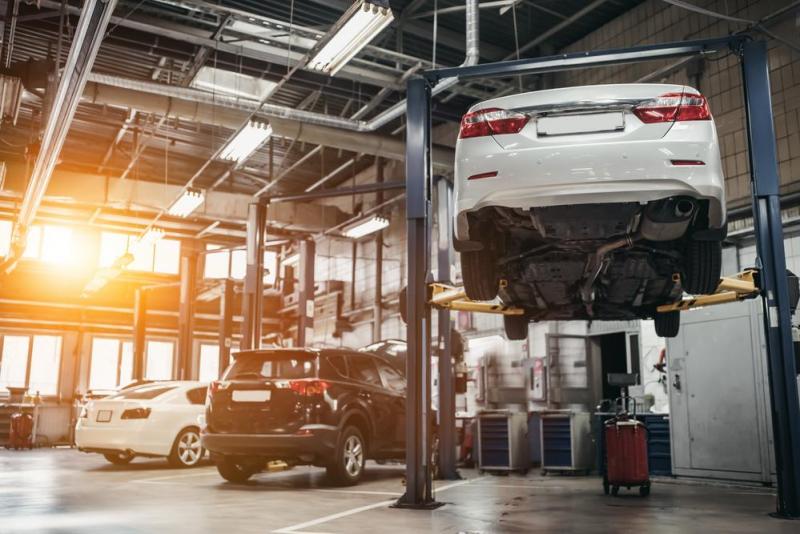 Que comprend une r&eacute;vision automobile compl&egrave;te &agrave; Hy&egrave;res ?